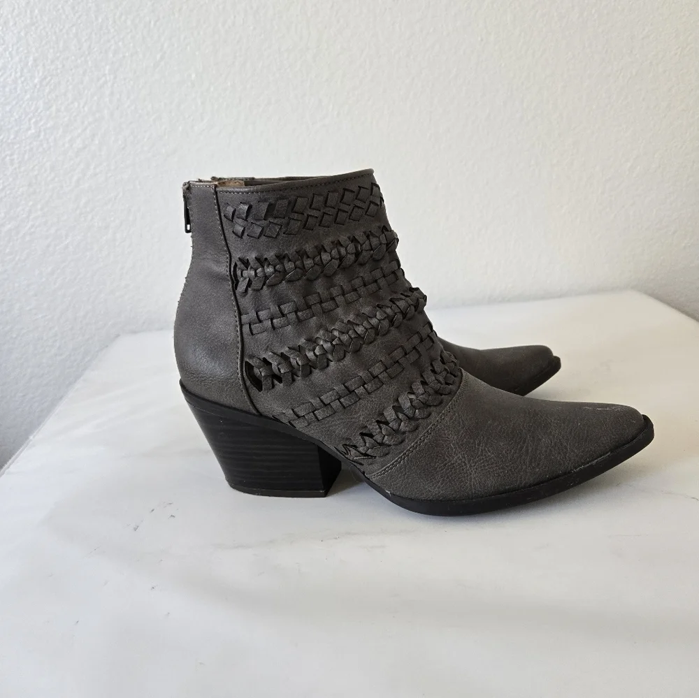 SEVEN DIALS Quinn‎ Woven Western Cowgirl Ankle Booties Women's size 7.5